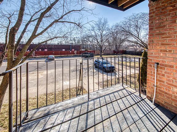 2nd image of 15B E Dundee Quarter Dr Unit 203