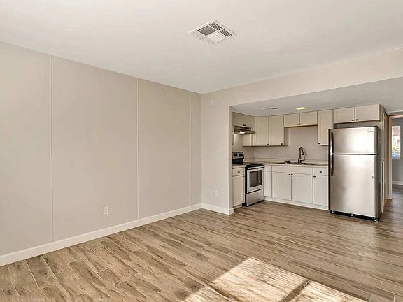 2nd image of 936 E Roma Ave APT 2