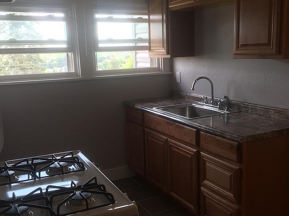 2nd image of 2926 Parkdale Ave