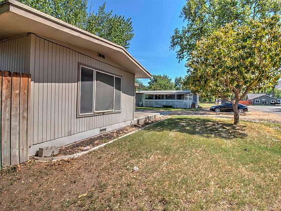 4th image of 302 1st St