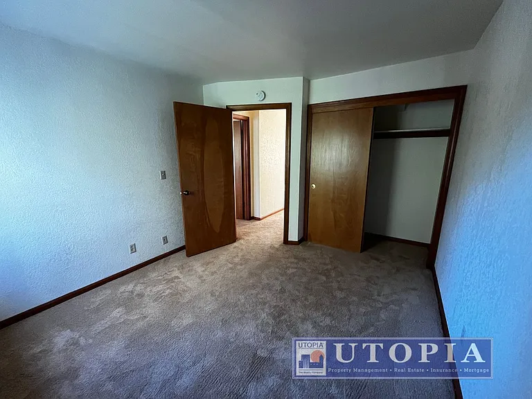 2726 Hampton Ln — Photo 36