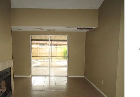 4th image of 1012 Westport