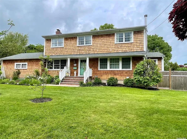 913 Hampshire Road, Bay Shore, NY 11706