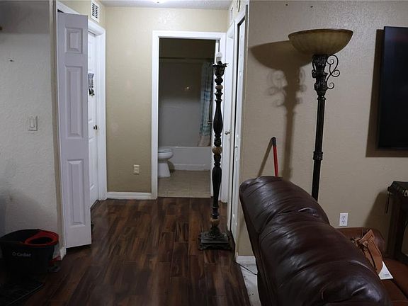 4th image of 1102 REDBIRD STREET