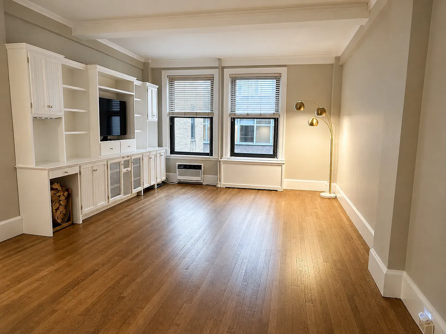 212 East 48th Street — Photo 2