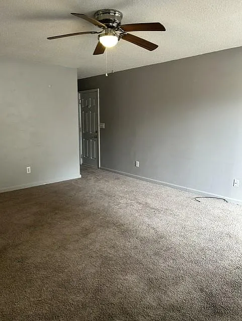 3 bed, 1400 sqft, $1,700 — Photo 2