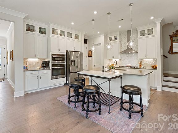 5th image of 4135 Merkland Ln