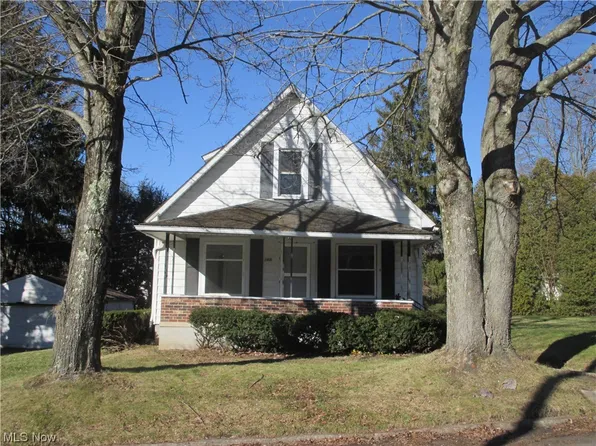 160 Oakview Ave, Struthers, OH 44471