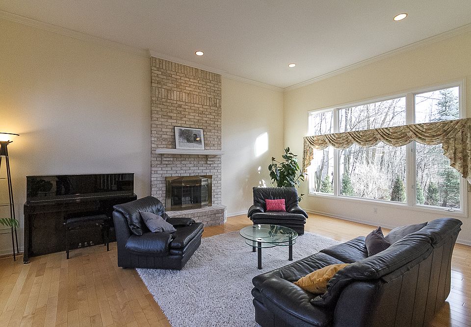1st image of 1540 Falcon Crest Dr NE