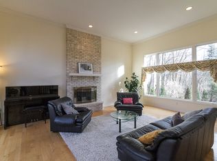 1540 Falcon Crest Dr NE, Grand Rapids, MI 49525