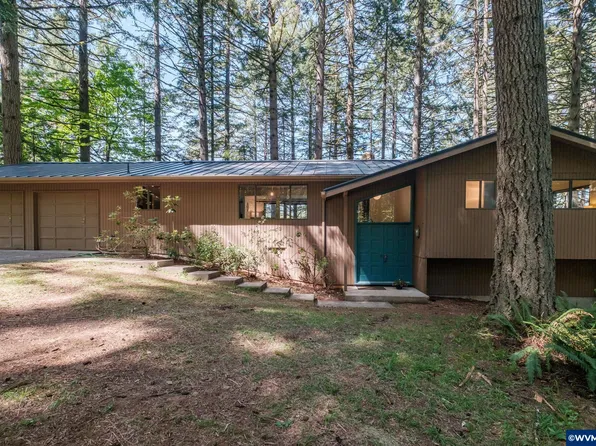 8285 NW Mitchell Dr, Corvallis, OR 97330