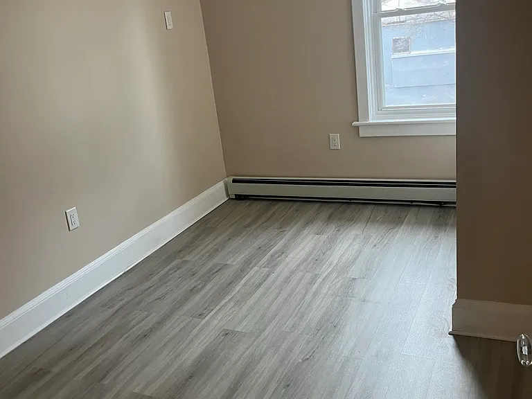 25 Elmhurst Ave — Photo 11