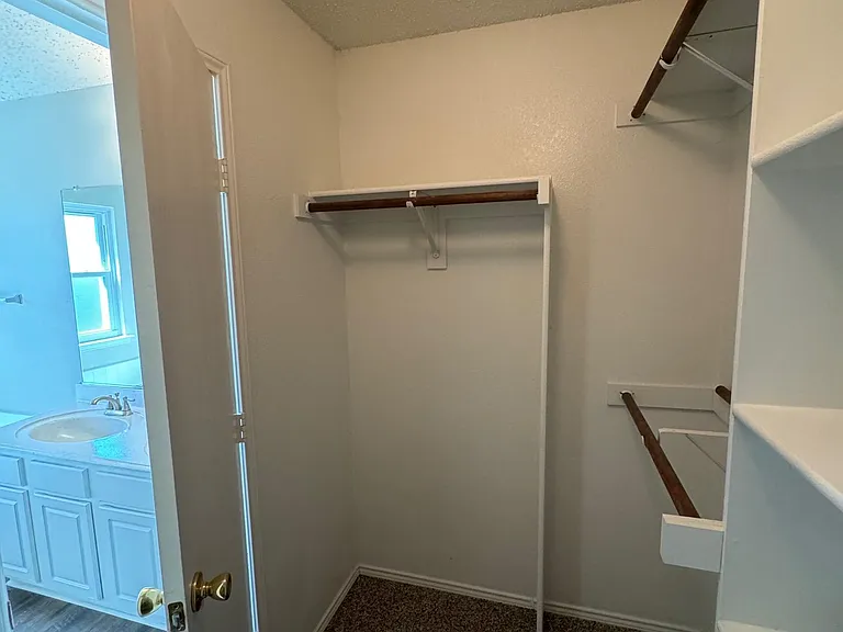 805 Sage Cir — Photo 13