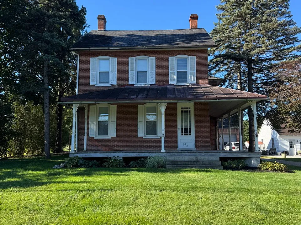 142 Main St