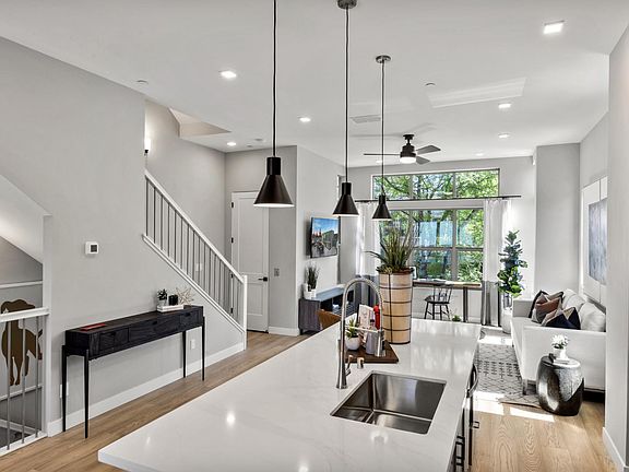 2nd image of 3167 Eastsac Walk