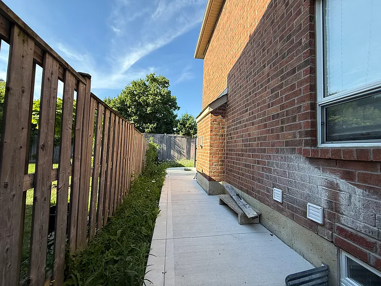 133 Herdwick St — Photo 12