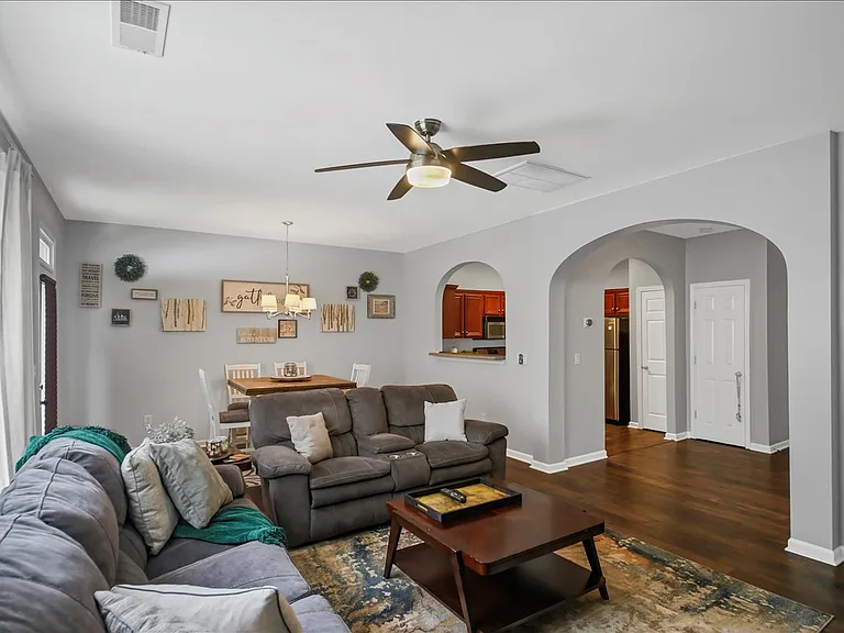 114 Creighton Ln — Photo 24