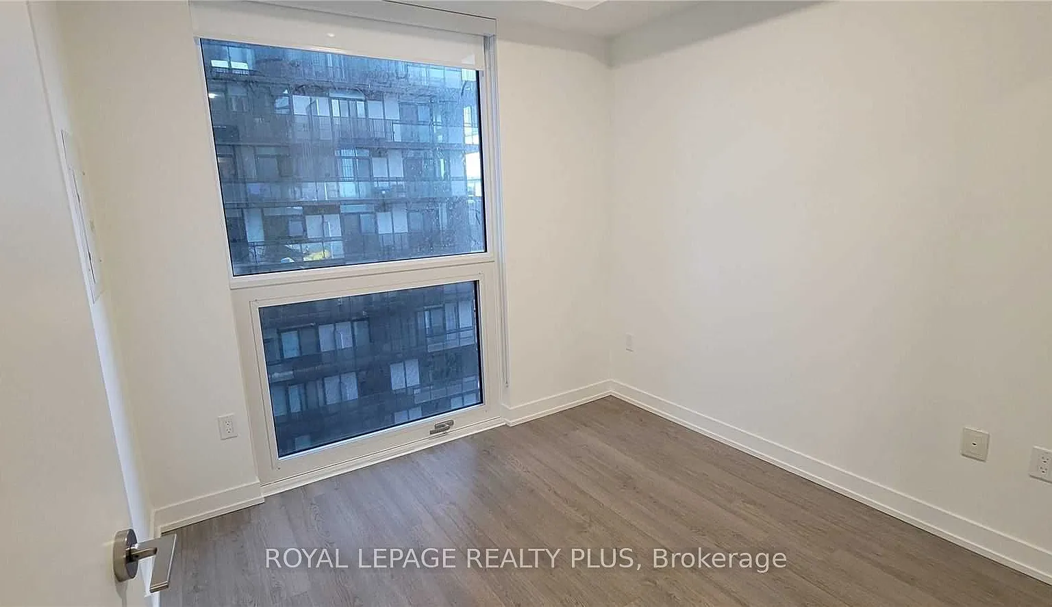 E2 Condos — Photo 2
