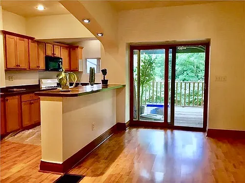 3145 Brackenridge St Photo 1