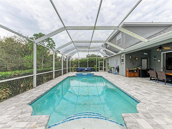 5th image of 835 Cedarcrest Ct