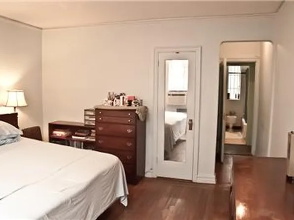 255 West 23rd Street image 1 of 8