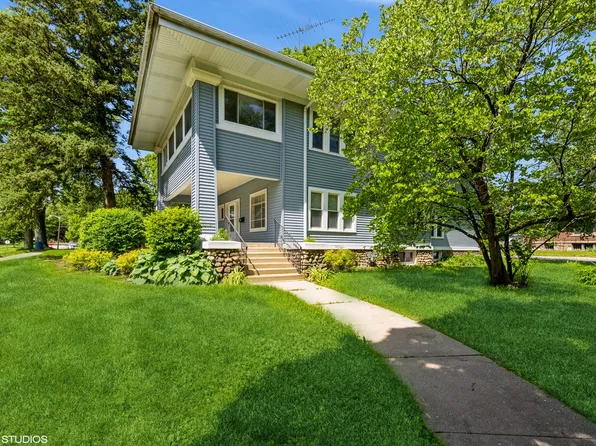 701 N Hart St, Harvard, IL 60033
