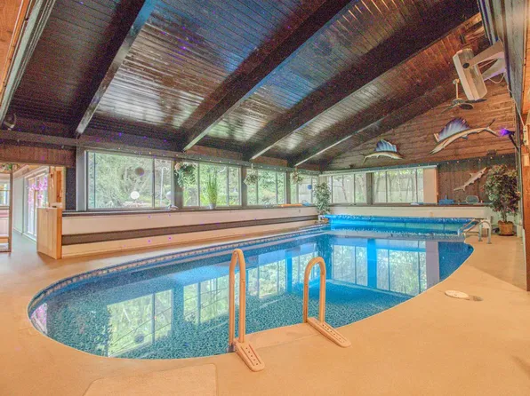 W152N7406 Westwood DRIVE, Menomonee Falls, WI 53051