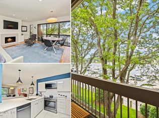 11 River Rd UNIT 112, Greenwich, CT 06807