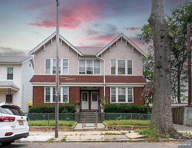 1st image of 10-12 McKay Ave #1A