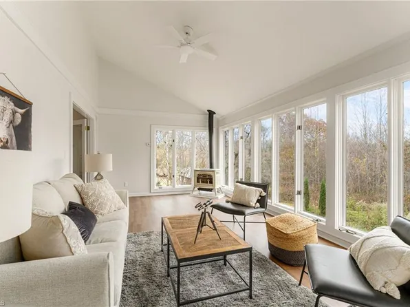 1805 Garner Rd, Yadkinville, NC 27055