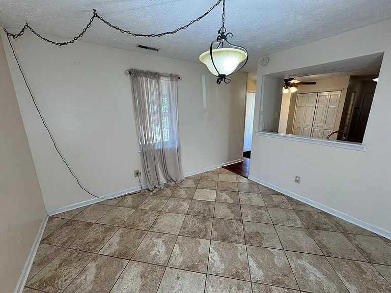 3315 Oak Tree Dr S — Photo 10