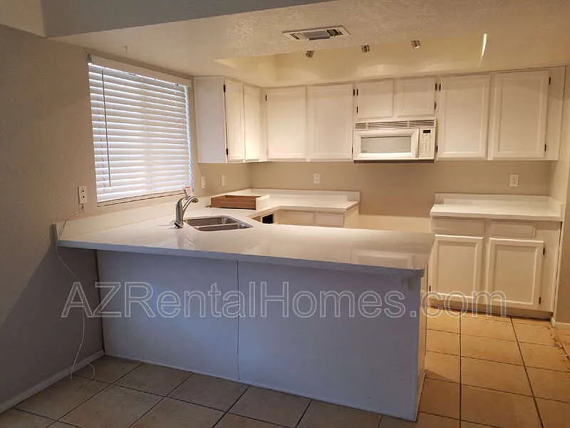 3 bed, 2.0 bath, 1536 sqft, $1,899 — Photo 3