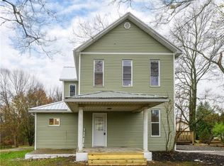 715 Newport Ave, Uhrichsville, OH 44683