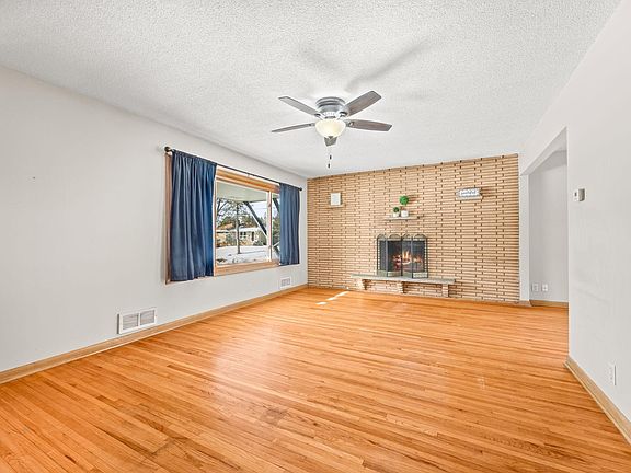 4th image of 7720 Viewcrest Ln