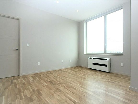 5th image of 1511 Bedford Ave #7I