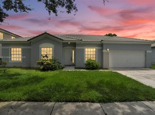 10660 SW 20th Ct, Hollywood, FL 33025