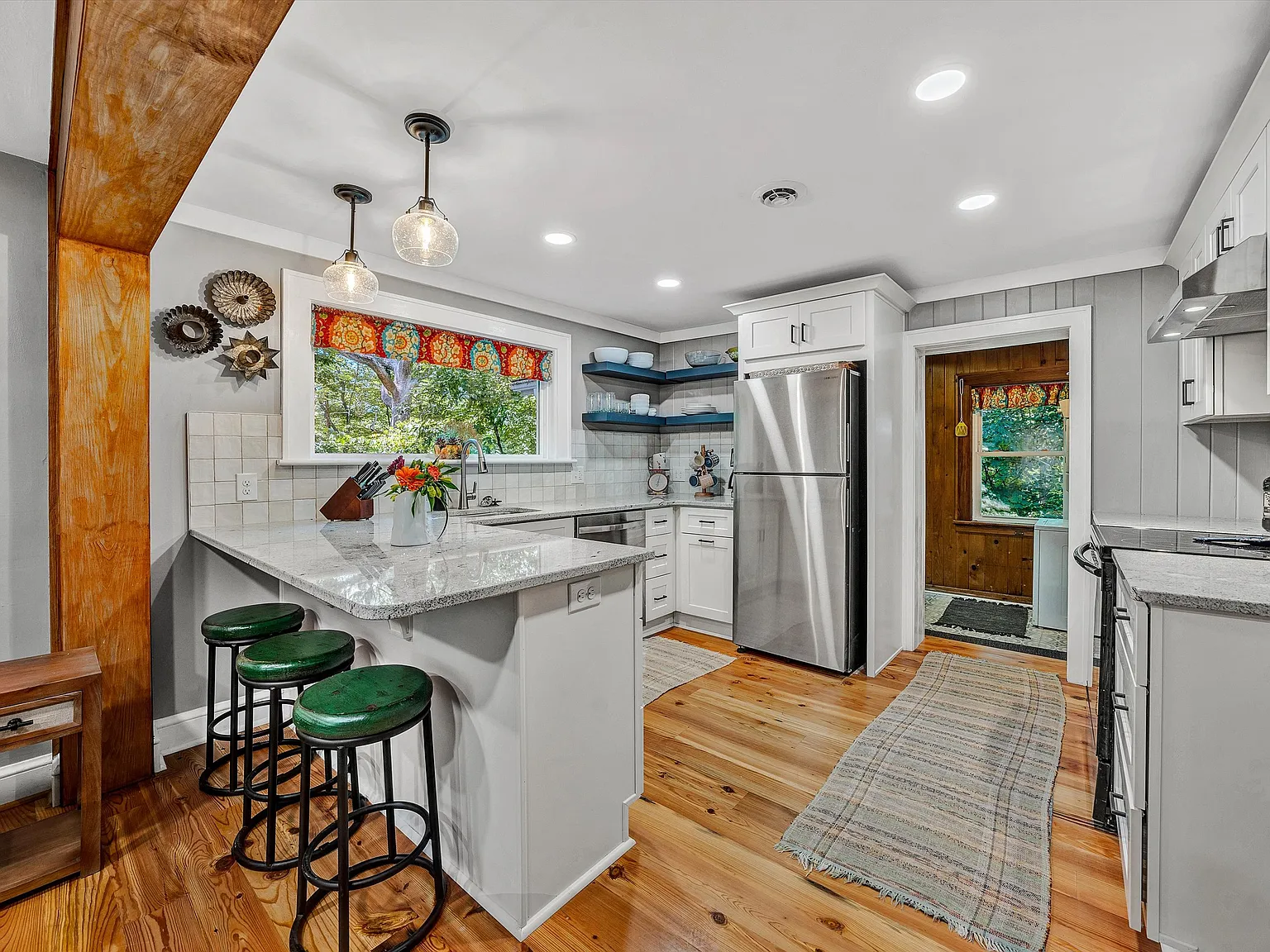 2 bed, 1100 sqft, $2,500 — Photo 4