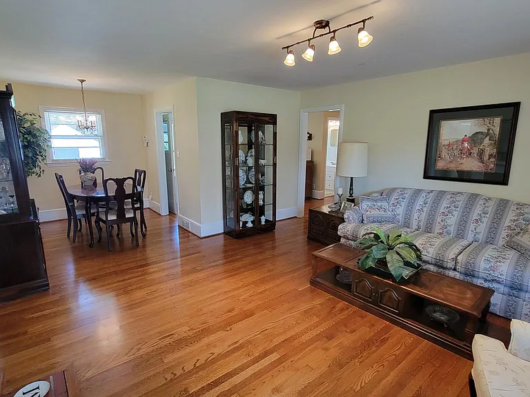 218 Wilmot Dr — Photo 13