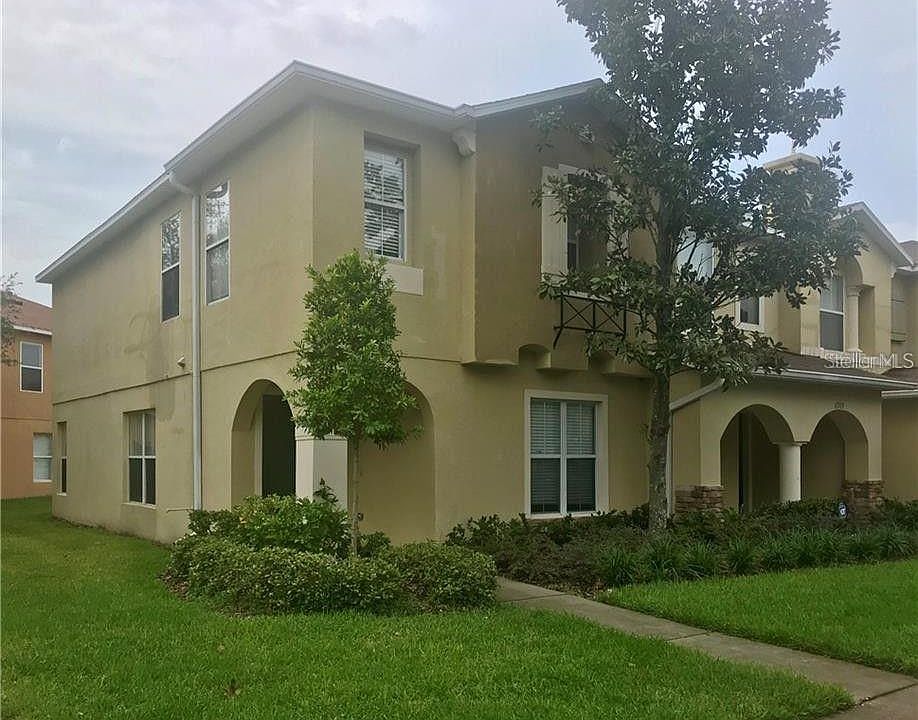 1st image of 6921 Hawthorne Trace Ln