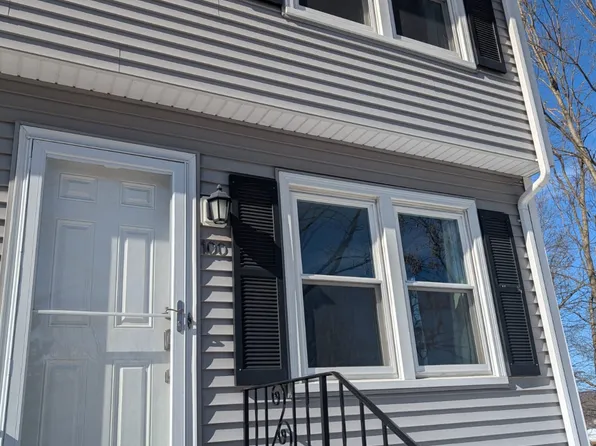 270 Sunderland Rd APT 100, Worcester, MA 01604
