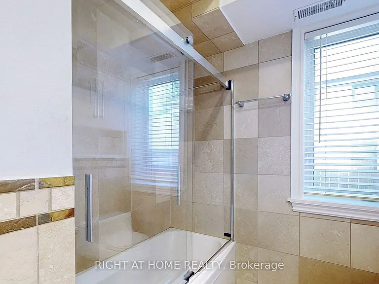 1186 Royal York Rd #2 — Photo 15