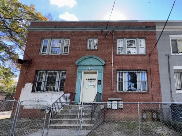 517 Parkland Pl SE, Washington, DC 20032