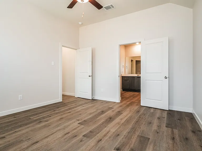1532 Harvester Dr — Photo 10