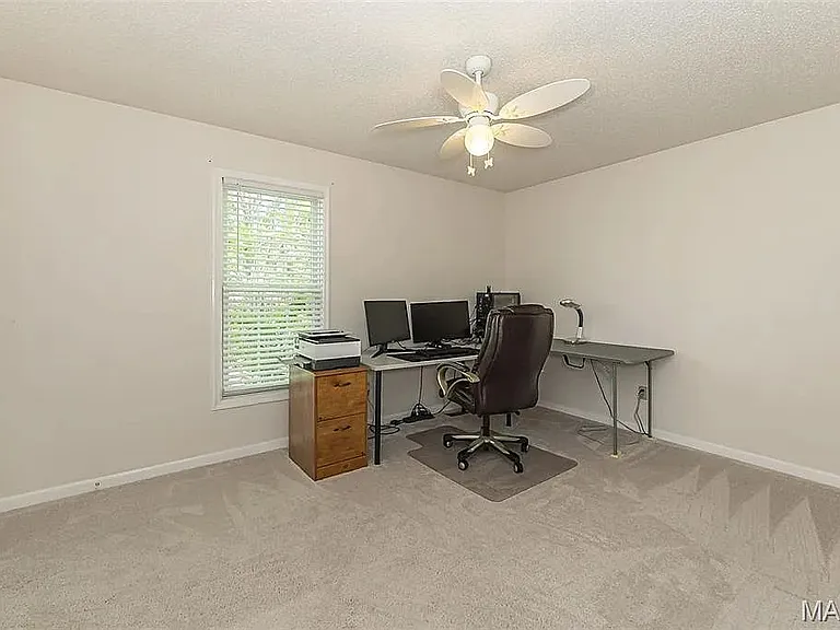 1079 Goss Ct — Photo 2