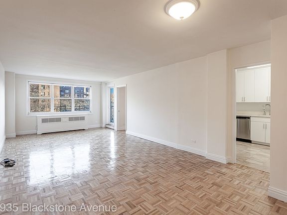 5th image of 3935 Blackstone Ave APT 2F