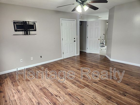 3rd image of 4820 Poplar Crest Way