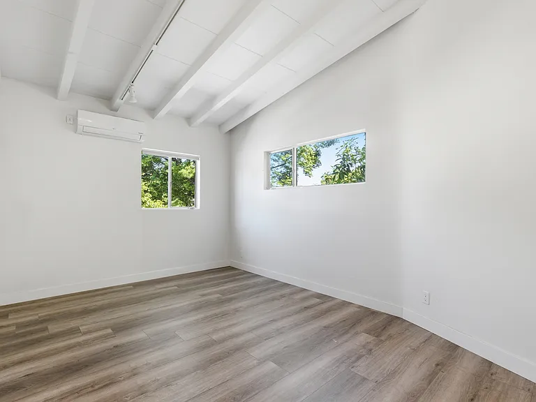 4418 Vantage Ave #1 — Photo 3
