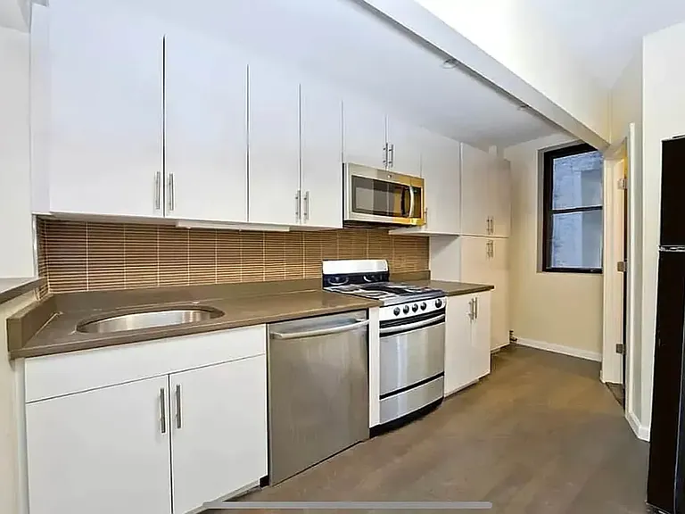 106 Greenwich St #13 — Photo 3