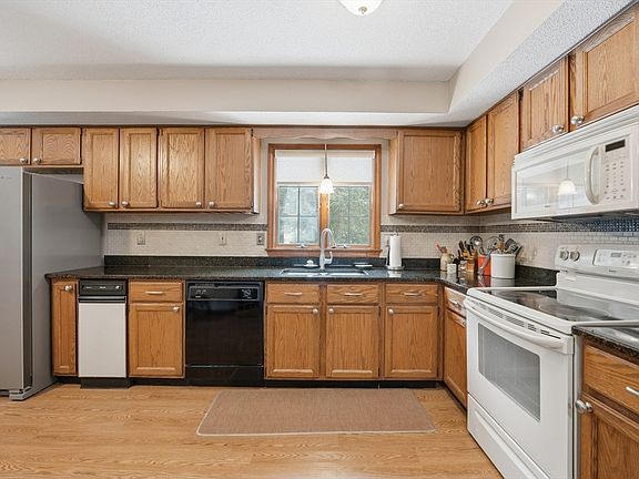 5th image of 419 Southwick Rd APT P66