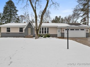 632 Lugers Rd, Holland, MI 49423